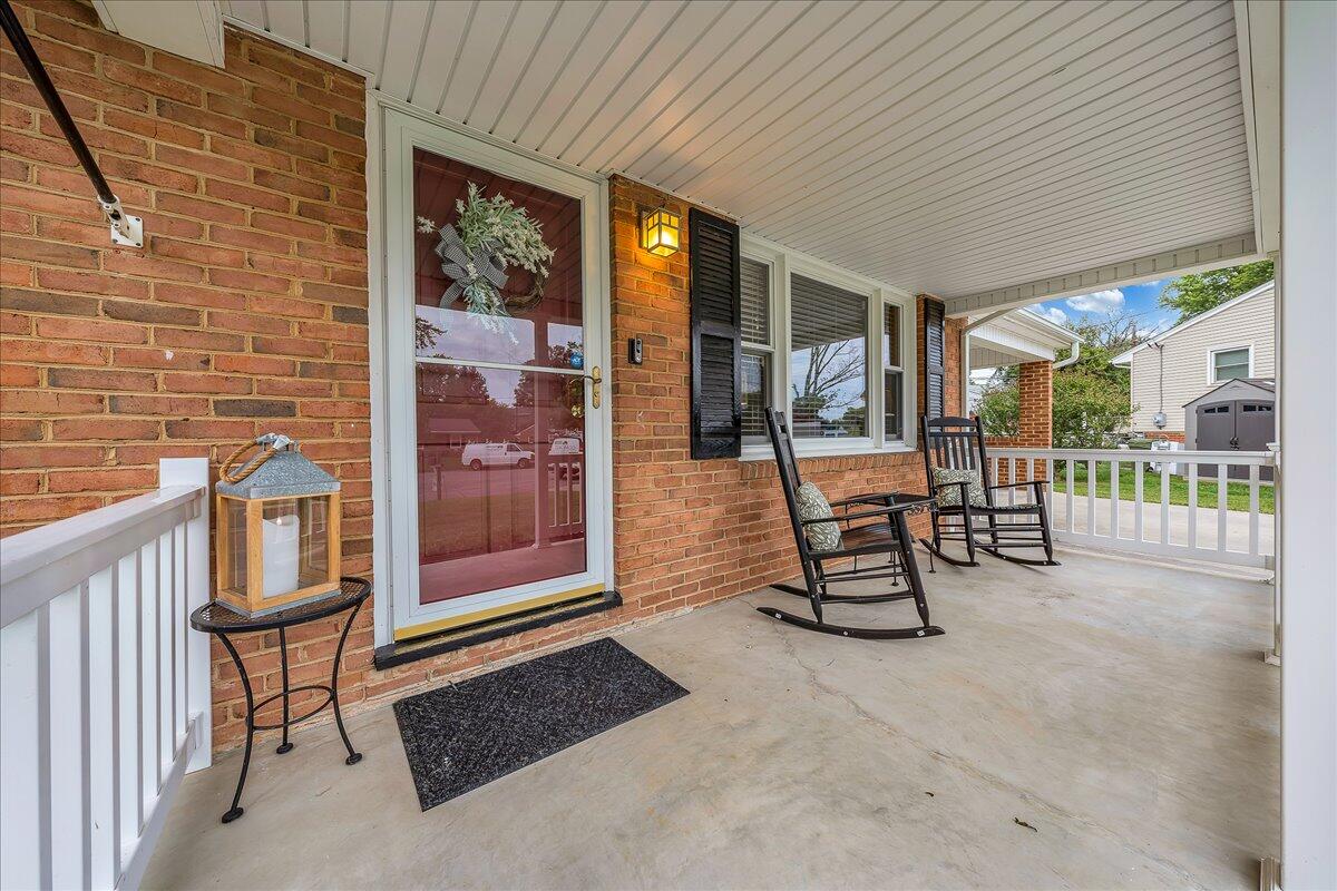 523 Decatur Drive Salem, VA 24153 - Photo 10 of 31 11-D R E A M-2571