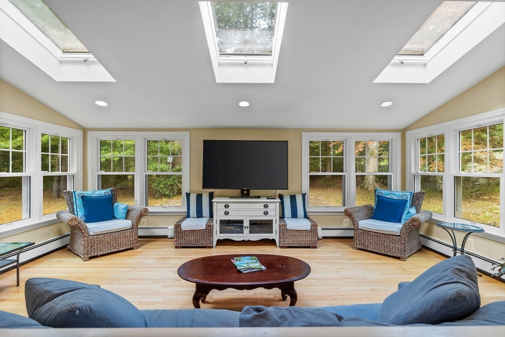 16 Border Street Scituate, MA 02066 - Photo 5 of 34 Gallery Image 5