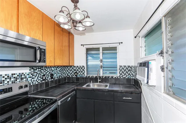 $5,200 | 3331 Hayden Street, Unit C, Honolulu, HI 96815