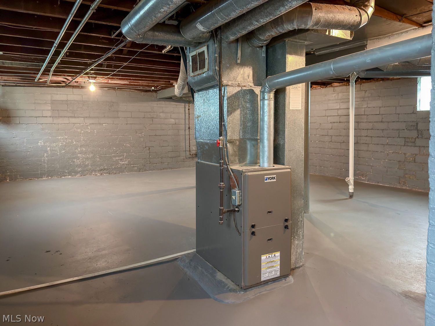 12721 North Road Cleveland, OH 44111 - Photo 23 of 30 Gallery Image 23