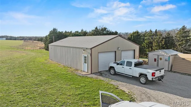 $450,000 | 13449 B Highway, Conway, MO 65632