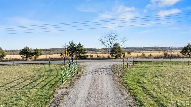 $450,000 | 13449 B Highway, Conway, MO 65632