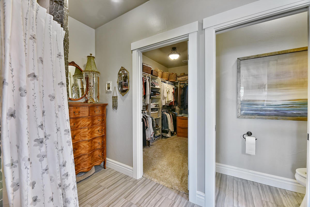 1136 Boulder Ridge Street Central Point, OR 97502 - Photo 16 of 35 DSC_9933
