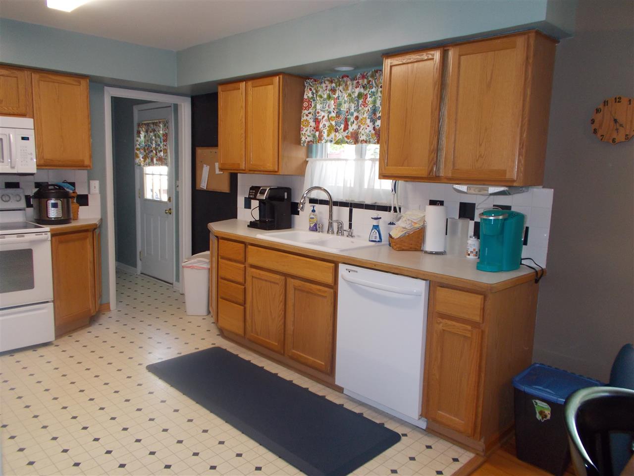 926 Springview Drive Flushing, MI 48433 - Photo 8 of 26 50013603-7.JPG