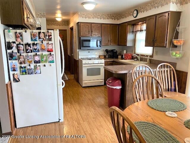 6646 North Welling Road St. Johns, MI 48879 - Photo 16 of 68 Kitchen view 2