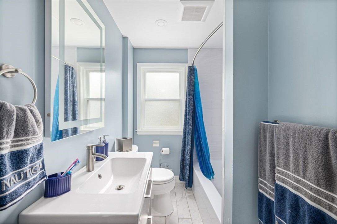 134 Edgemere Road Pawtucket, RI 02861 - Photo 10 of 23 full bathroom on first floor