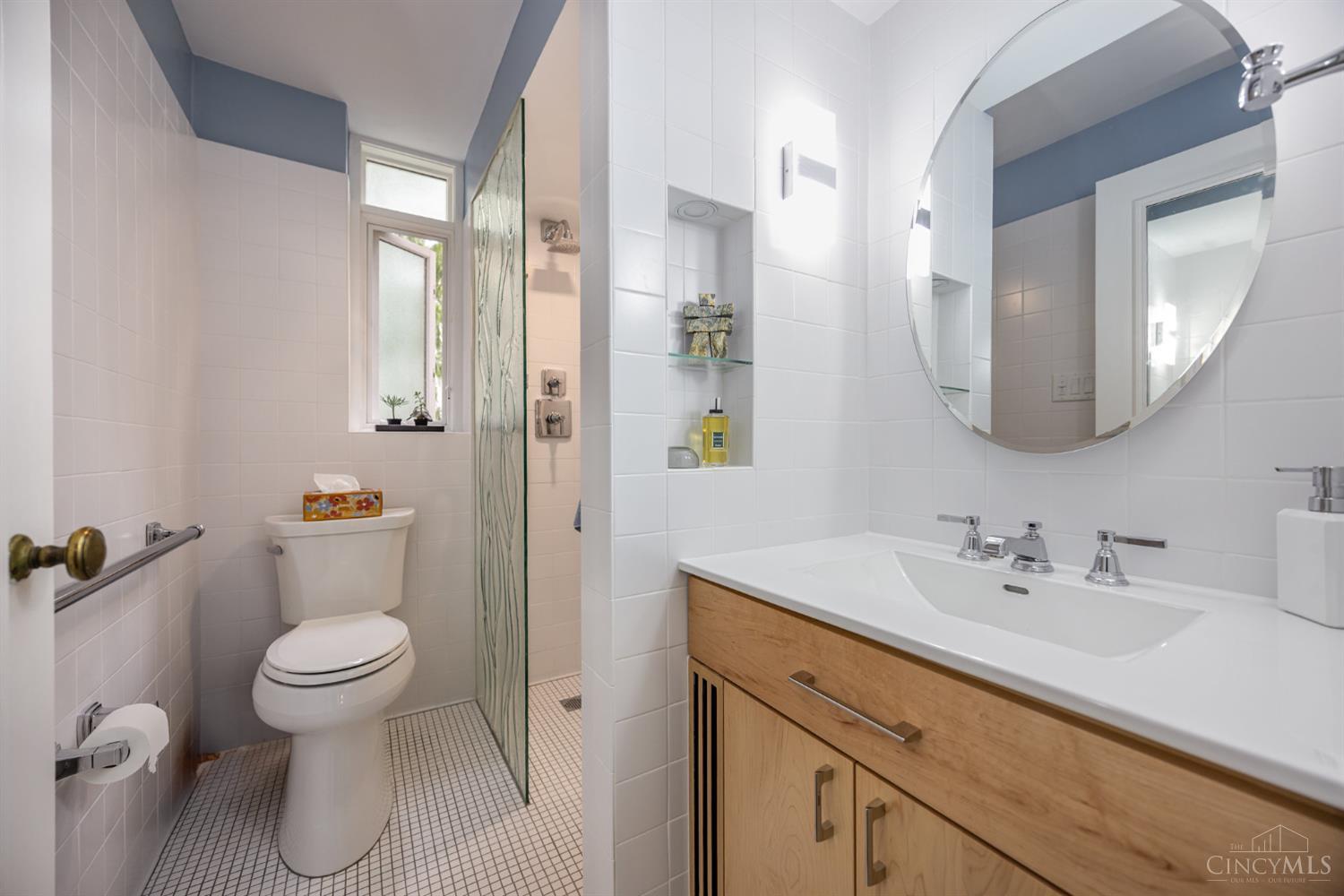 2374 Madison Road, Unit E2F Cincinnati, OH 45208 - Photo 28 of 39 Gallery Image 28