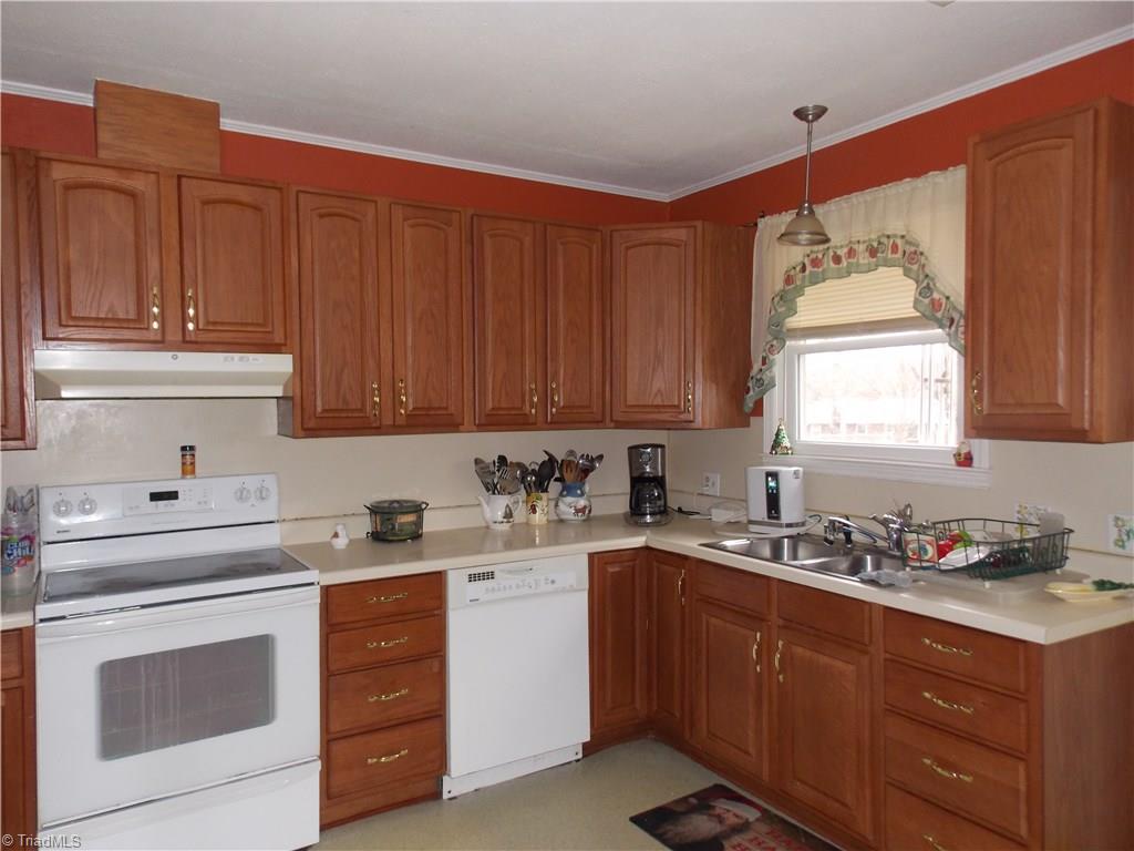 4620 Wait Road Winston-Salem, NC 27106 - Photo 5 of 20 Gallery Image 5