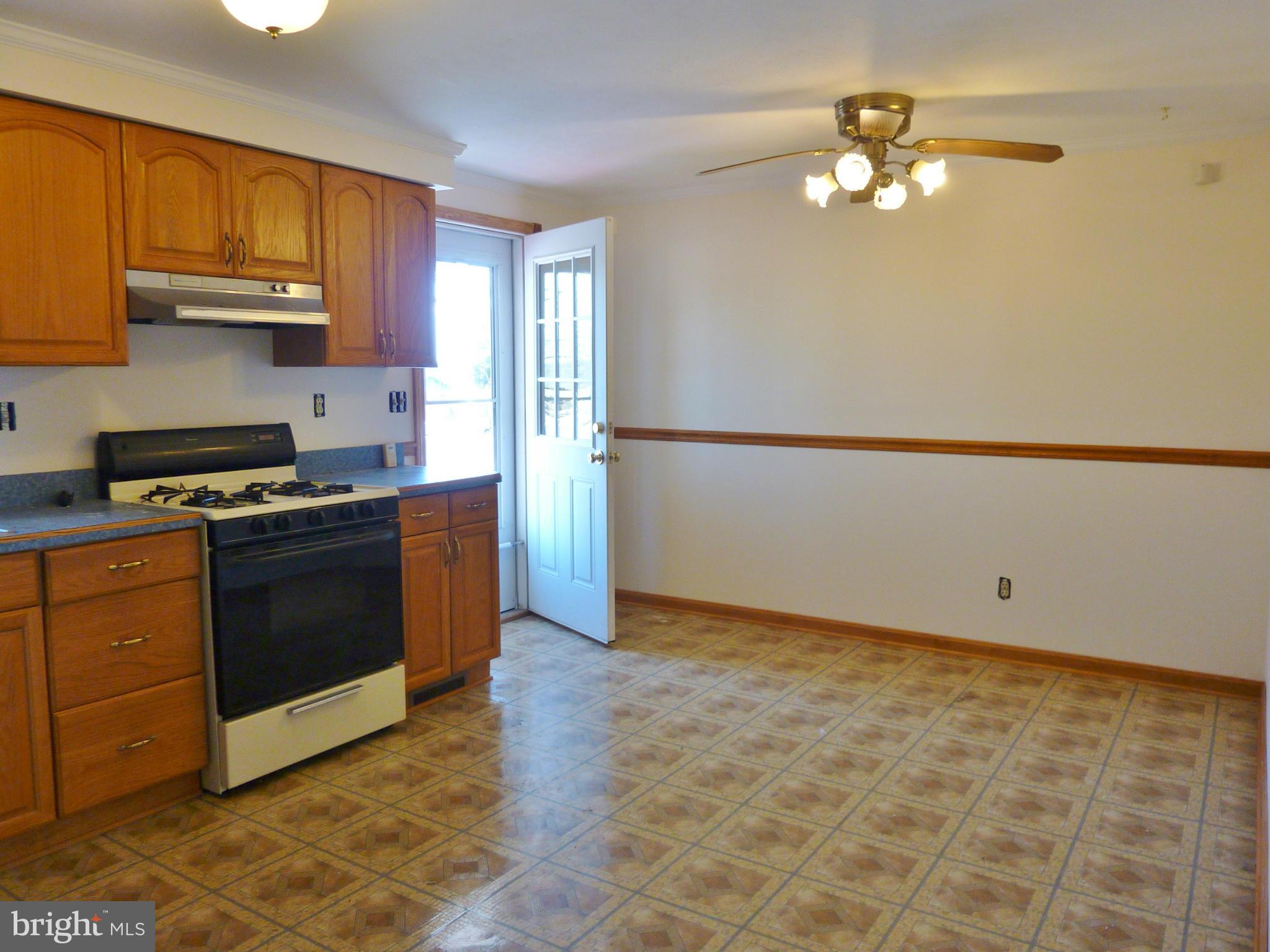 2122 Apple Pie Ridge Road Winchester, VA 22603 - Photo 9 of 30 Kitchen