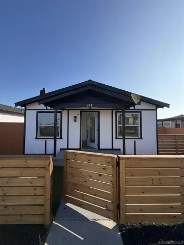 $2,895 | 698 J Street, Chula Vista, CA 91910