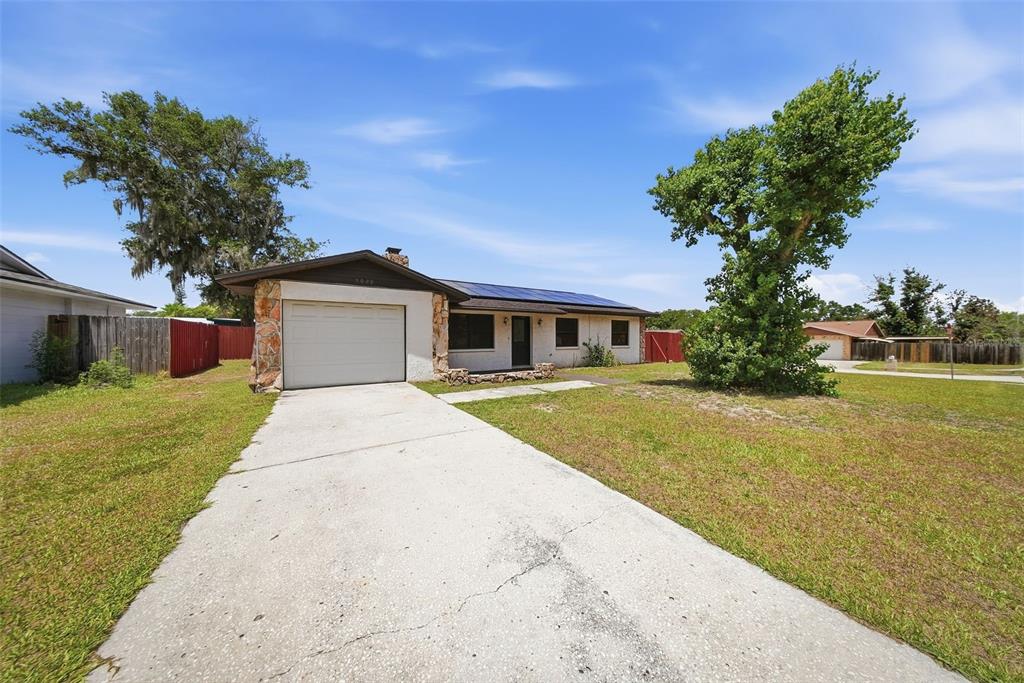 5020 Pine Street Seffner, FL 33584 - Photo 2 of 42