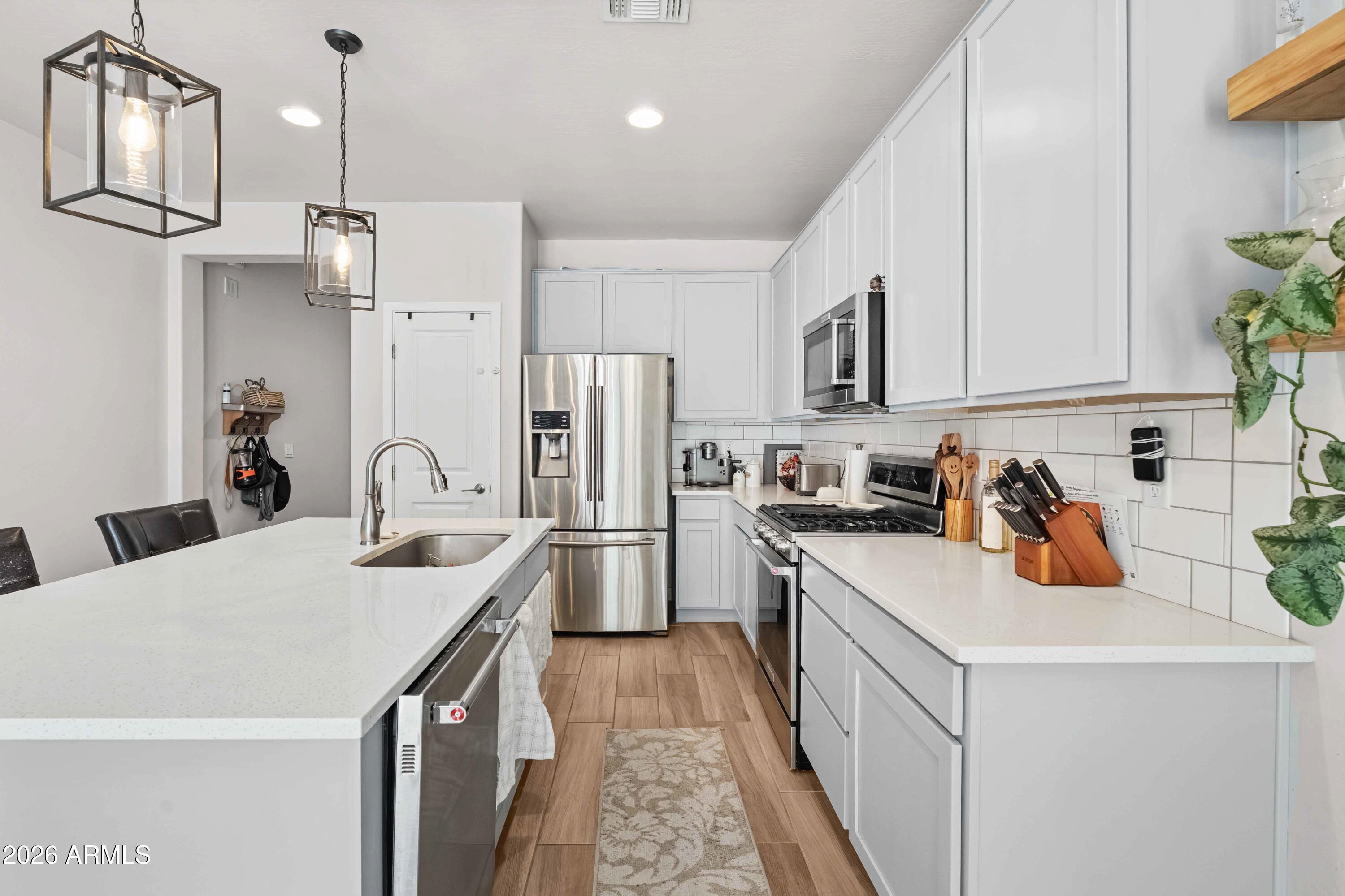 3717 East Cheery Lynn Road Phoenix, AZ 85018 - Photo 6 of 25 A-7