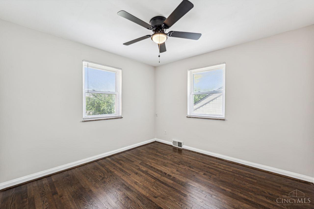 5596 Samver Road Cincinnati, OH 45239 - Photo 15 of 35