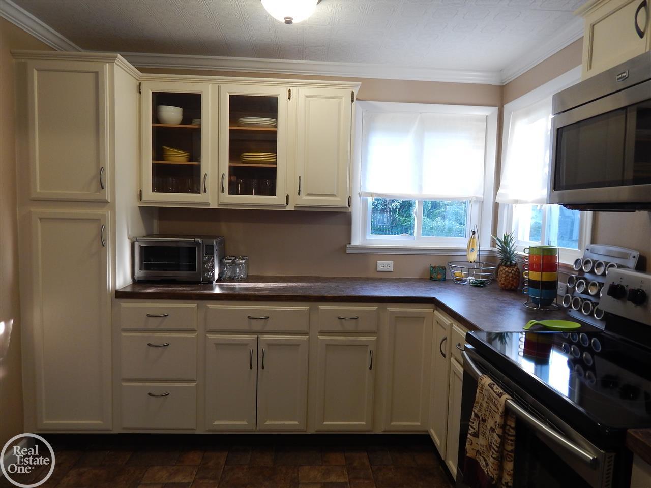 224 Roth Boulevard Clawson, MI 48017 - Photo 7 of 16