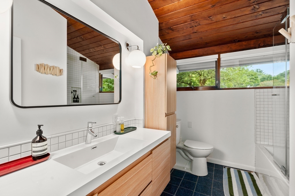 43 Willowdale Road Topsfield, MA 01983 - Photo 16 of 34 a bathroom with a sink and a mirror