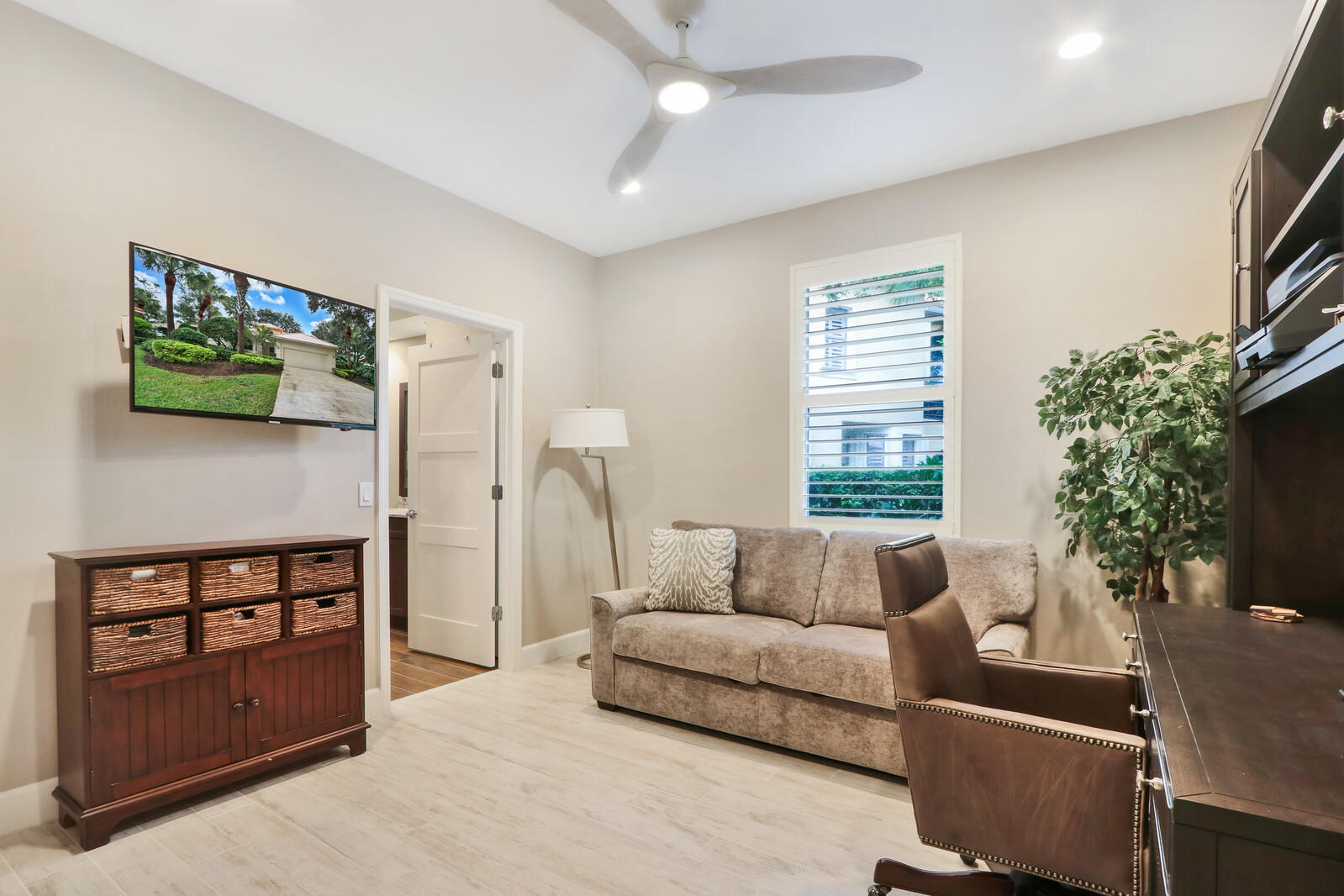 106 Toteka Circle Jupiter, FL 33458 - Photo 15 of 20 Guest Bedroom