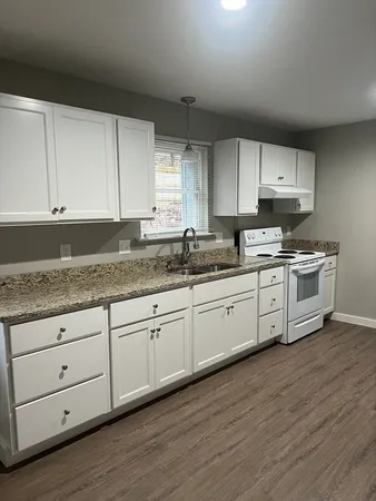 $1,400 | 2 Chesterfield Road, Unit 2, Williamsburg, MA 01096