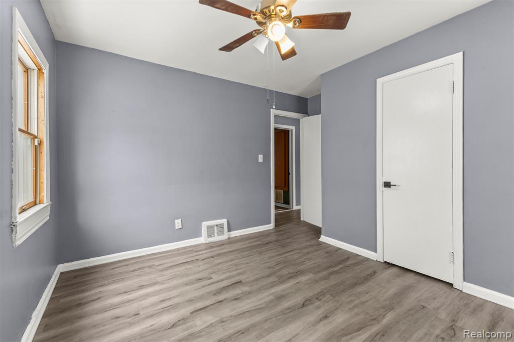 14716 Eureka Road Southgate, MI 48195 - Photo 19 of 42