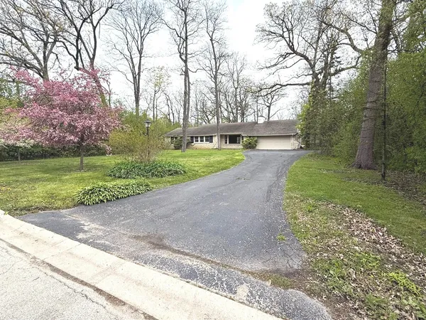 $569,900 | 980 Mellody Road, Lake Forest, IL 60045