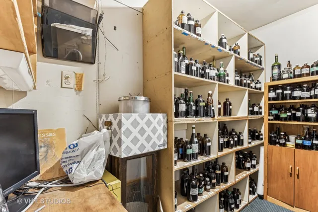 a view of an entryway with workspace