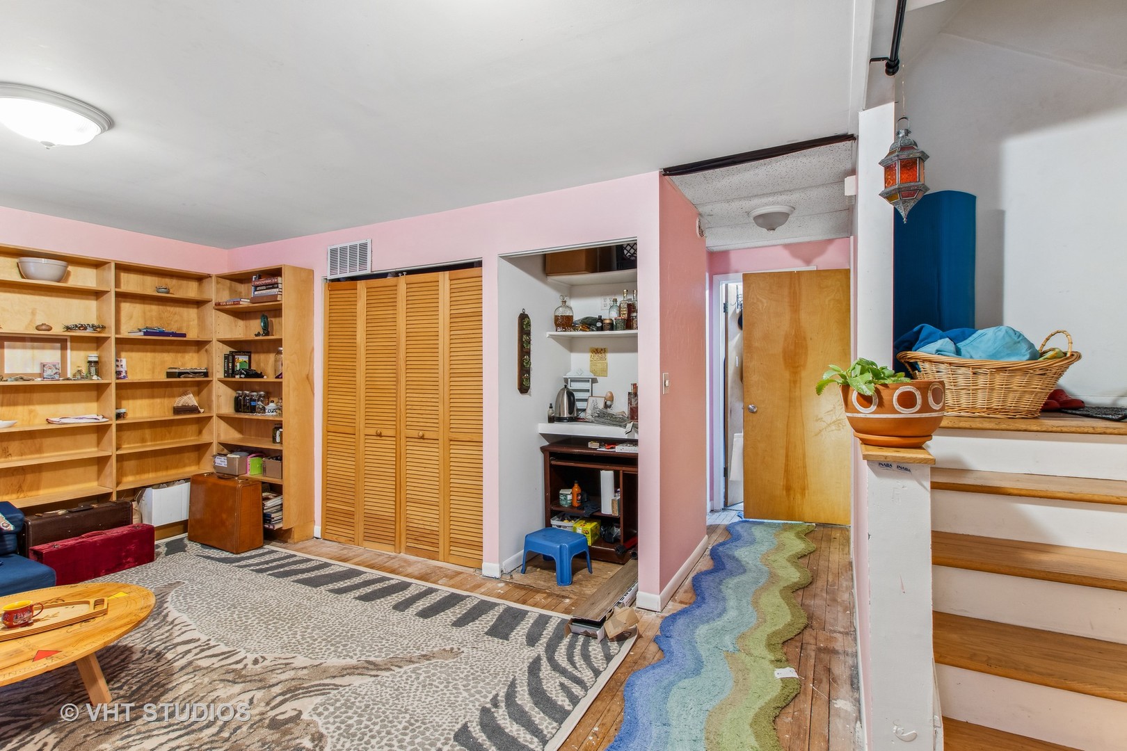 1622 West Devon Avenue Chicago, IL 60626 - Photo 22 of 36 a bedroom with a bed and a closet