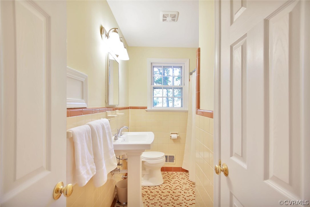 1900 Bloomfield Road Richmond, VA 23225 - Photo 14 of 23 Gallery Image 14