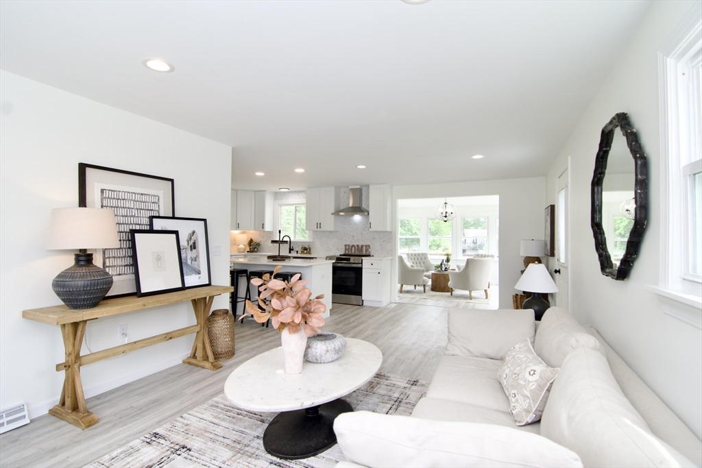 464 Poole Street Ludlow, MA 01056 - Photo 5 of 40