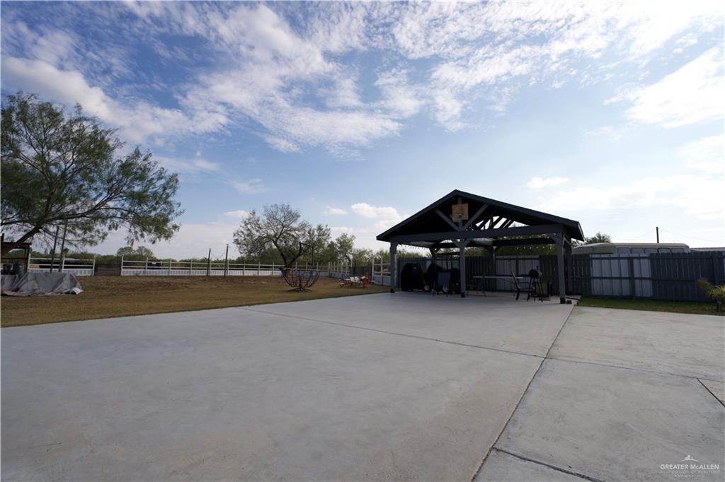 10766 North Minnesota Road Mission, TX 78574 - Photo 14 of 39