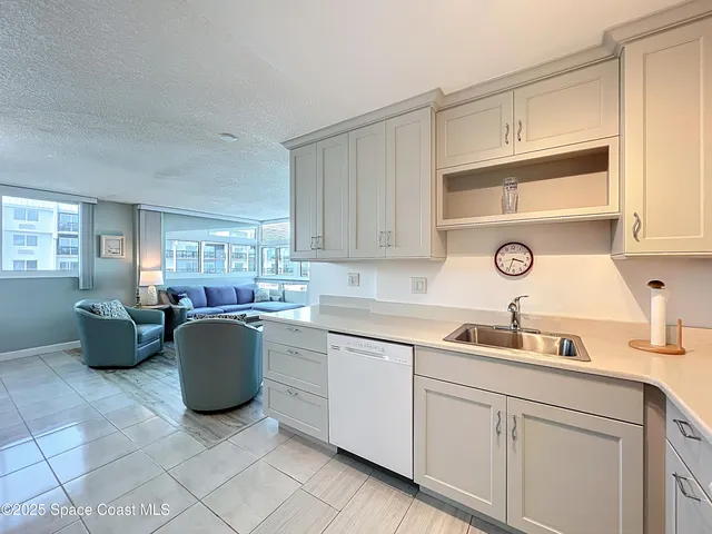 $2,500 | 2020 North Atlantic Avenue, Unit 517N, Cocoa Beach, FL 32931