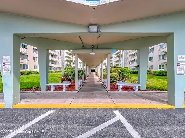 $2,500 | 2020 North Atlantic Avenue, Unit 517N, Cocoa Beach, FL 32931