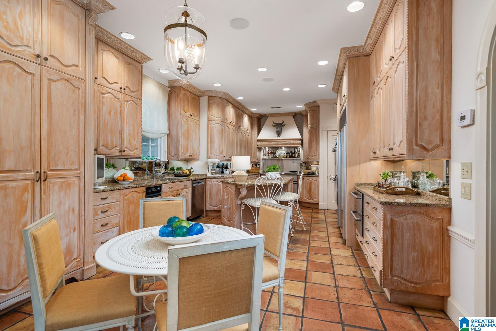 2 Rockledge Road Birmingham, AL 35213 - Photo 17 of 91