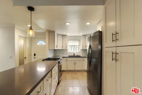 $1,049,000 | 1837 11th Street, Unit 3, Santa Monica, CA 90404