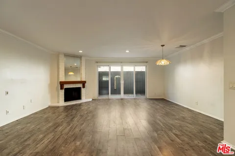 $1,049,000 | 1837 11th Street, Unit 3, Santa Monica, CA 90404