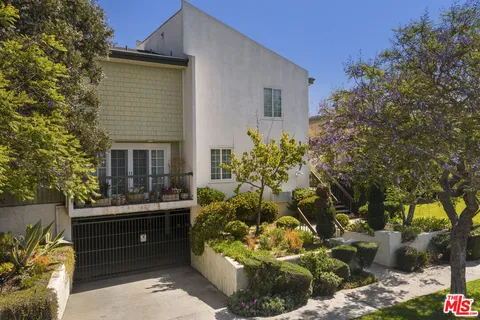 $1,049,000 | 1837 11th Street, Unit 3, Santa Monica, CA 90404