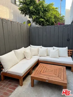 $1,049,000 | 1837 11th Street, Unit 3, Santa Monica, CA 90404