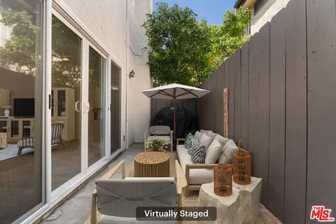 $1,049,000 | 1837 11th Street, Unit 3, Santa Monica, CA 90404