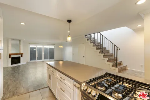 $1,049,000 | 1837 11th Street, Unit 3, Santa Monica, CA 90404