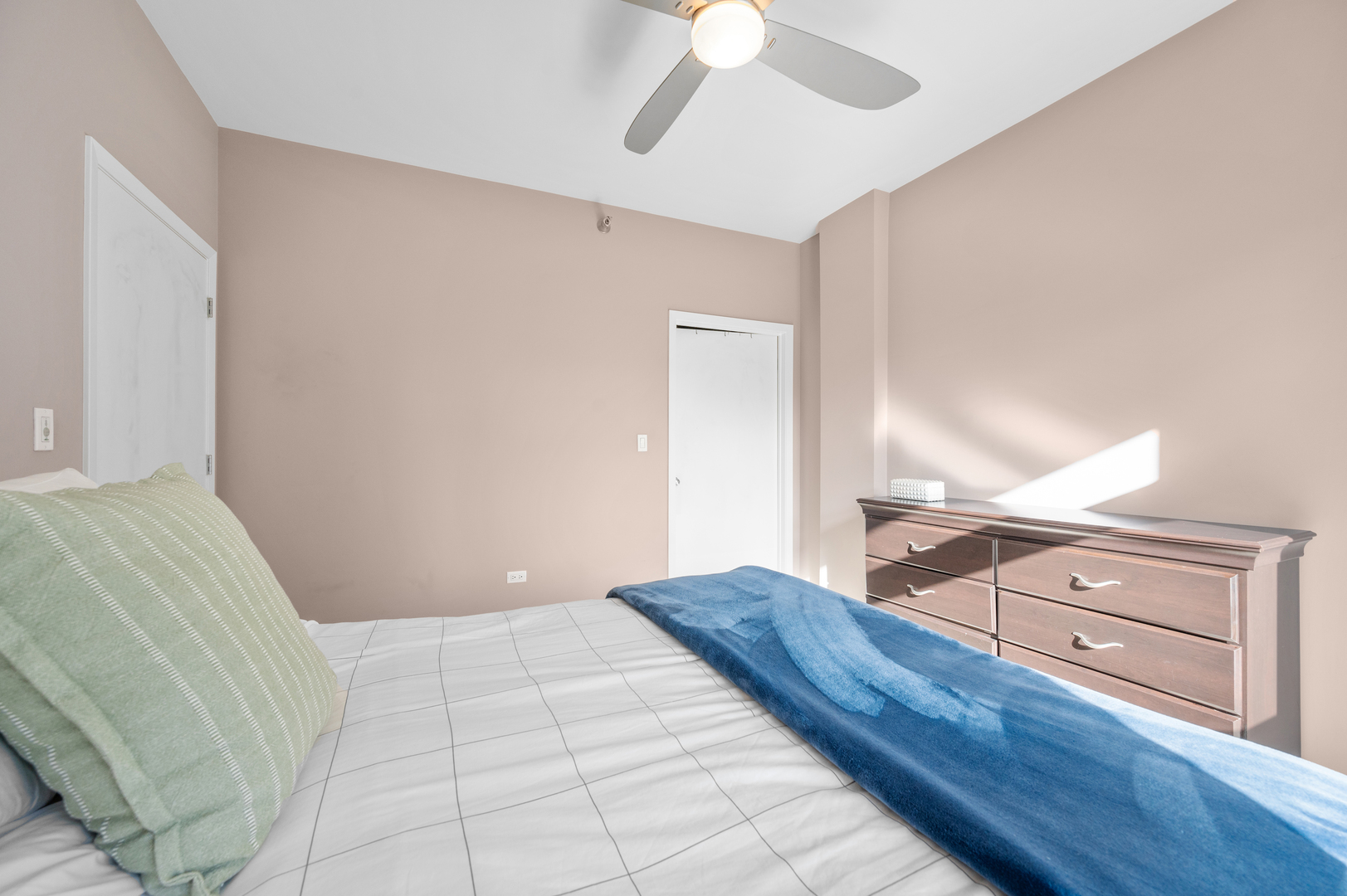 225 South Sangamon Street, Unit 804 Chicago, IL 60607 - Photo 18 of 30 Gallery Image 18