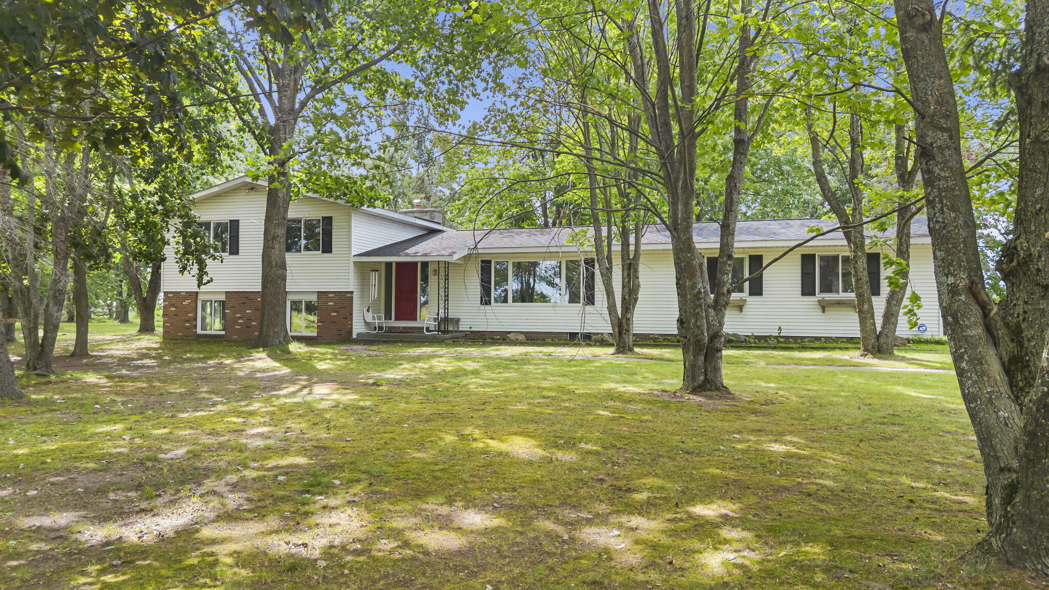 1618 Center Street Cheboygan, MI 49721 - Photo 1 of 47 Front