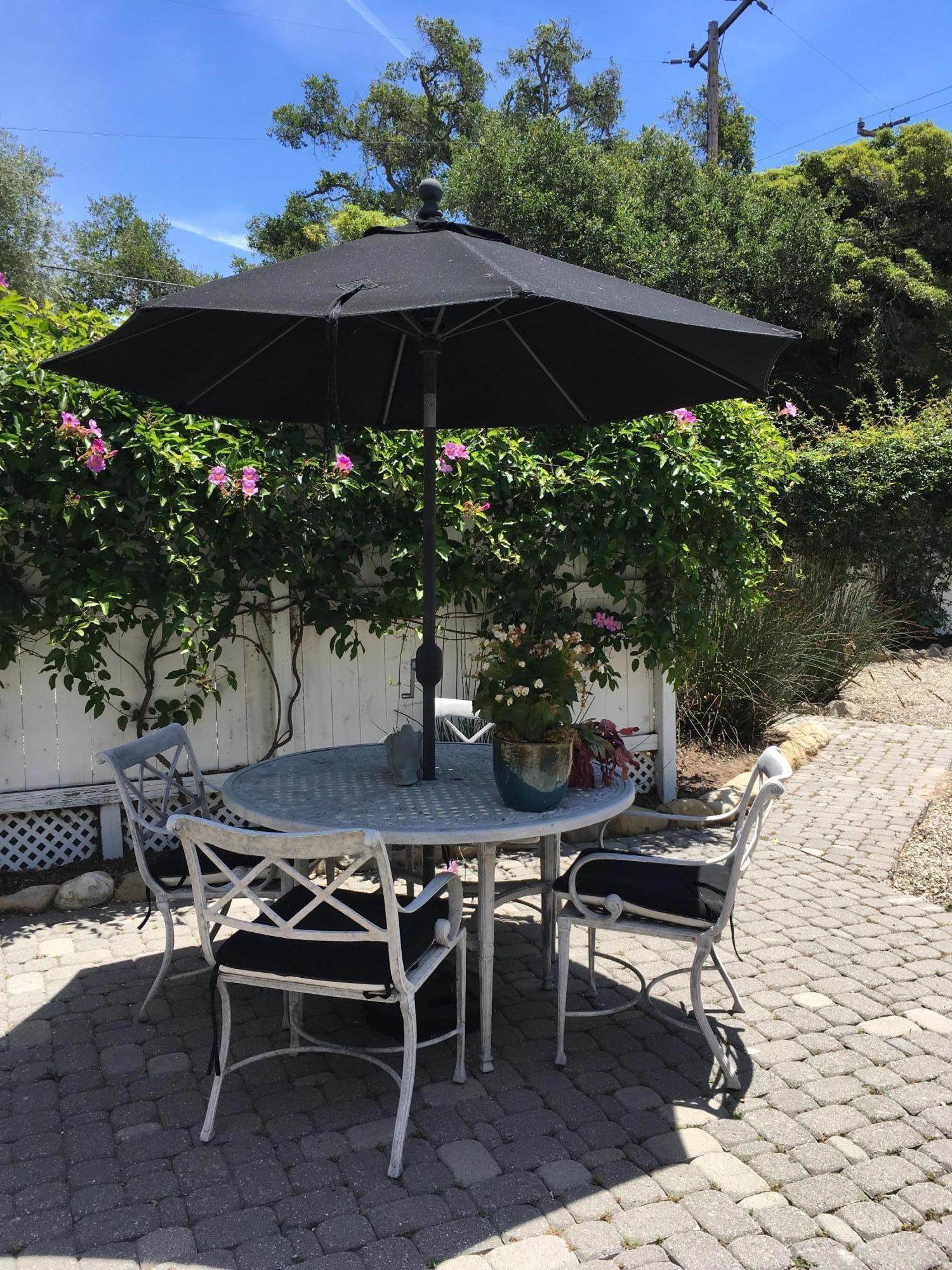 590 Santa Rosa Lane Montecito, CA 93108 - Photo 12 of 16 Eating area
