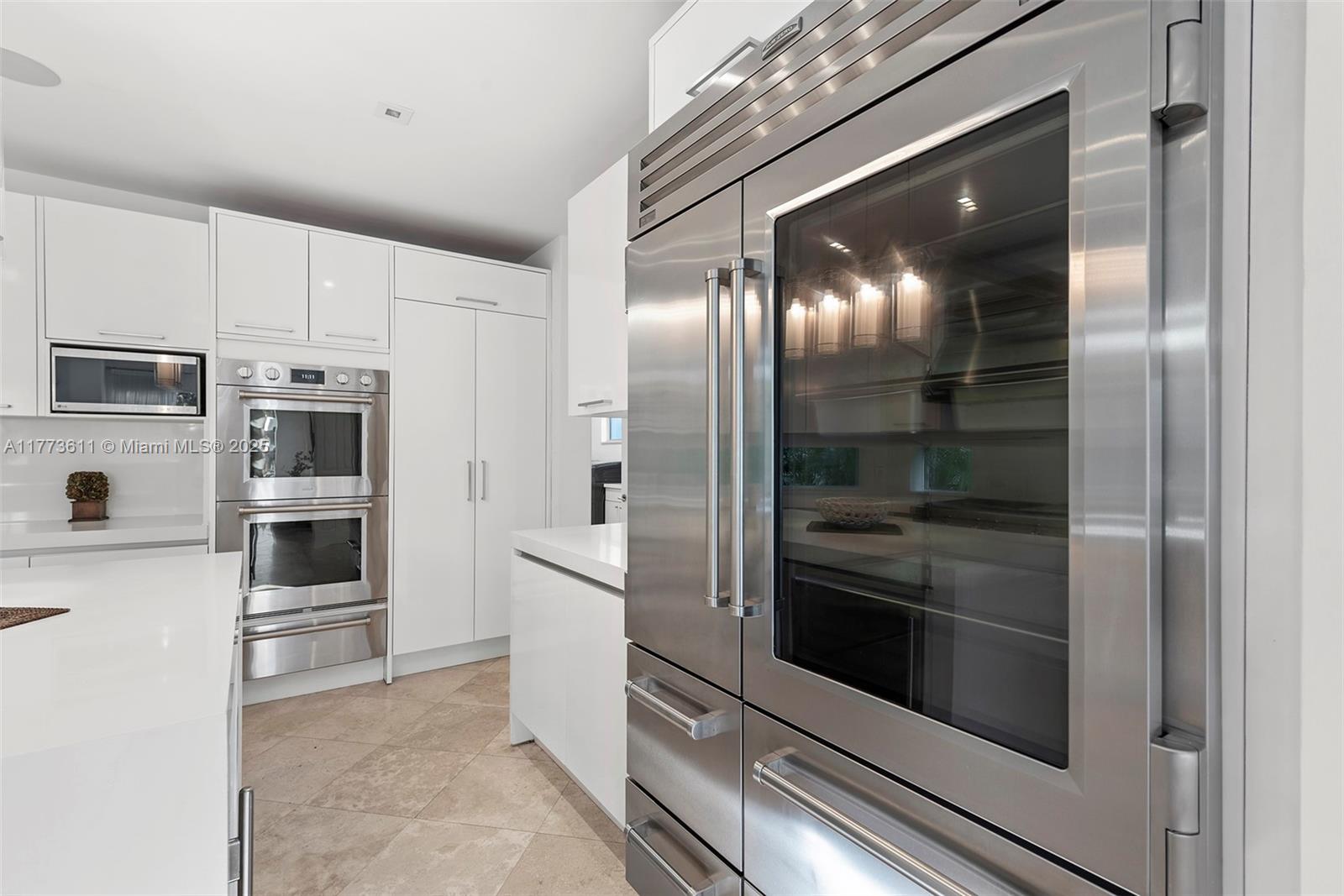 455 Centre Island Golden Beach, FL 33160 - Photo 29 of 67