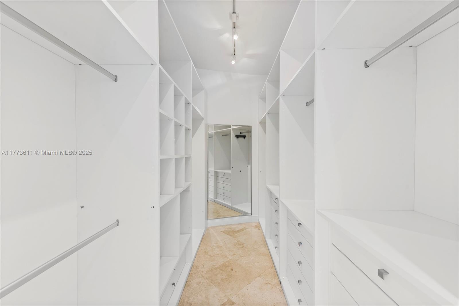 455 Centre Island Golden Beach, FL 33160 - Photo 36 of 67