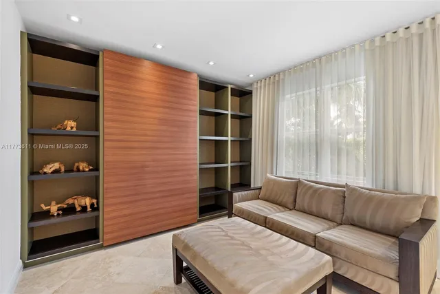 $9,225,000 | 455 Centre Island, Golden Beach, FL 33160