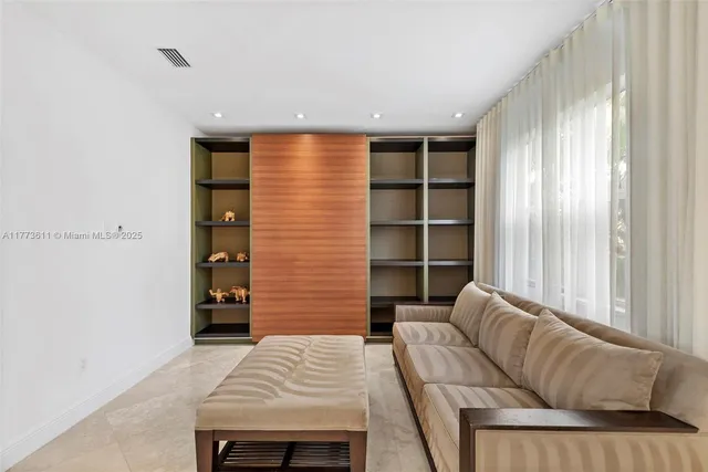 $9,225,000 | 455 Centre Island, Golden Beach, FL 33160