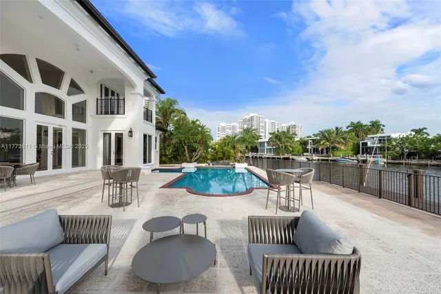 $9,225,000 | 455 Centre Island, Golden Beach, FL 33160