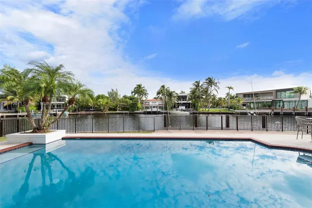 $9,225,000 | 455 Centre Island, Golden Beach, FL 33160