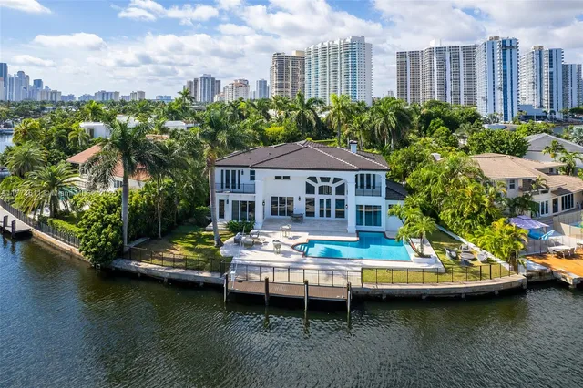 $9,225,000 | 455 Centre Island, Golden Beach, FL 33160