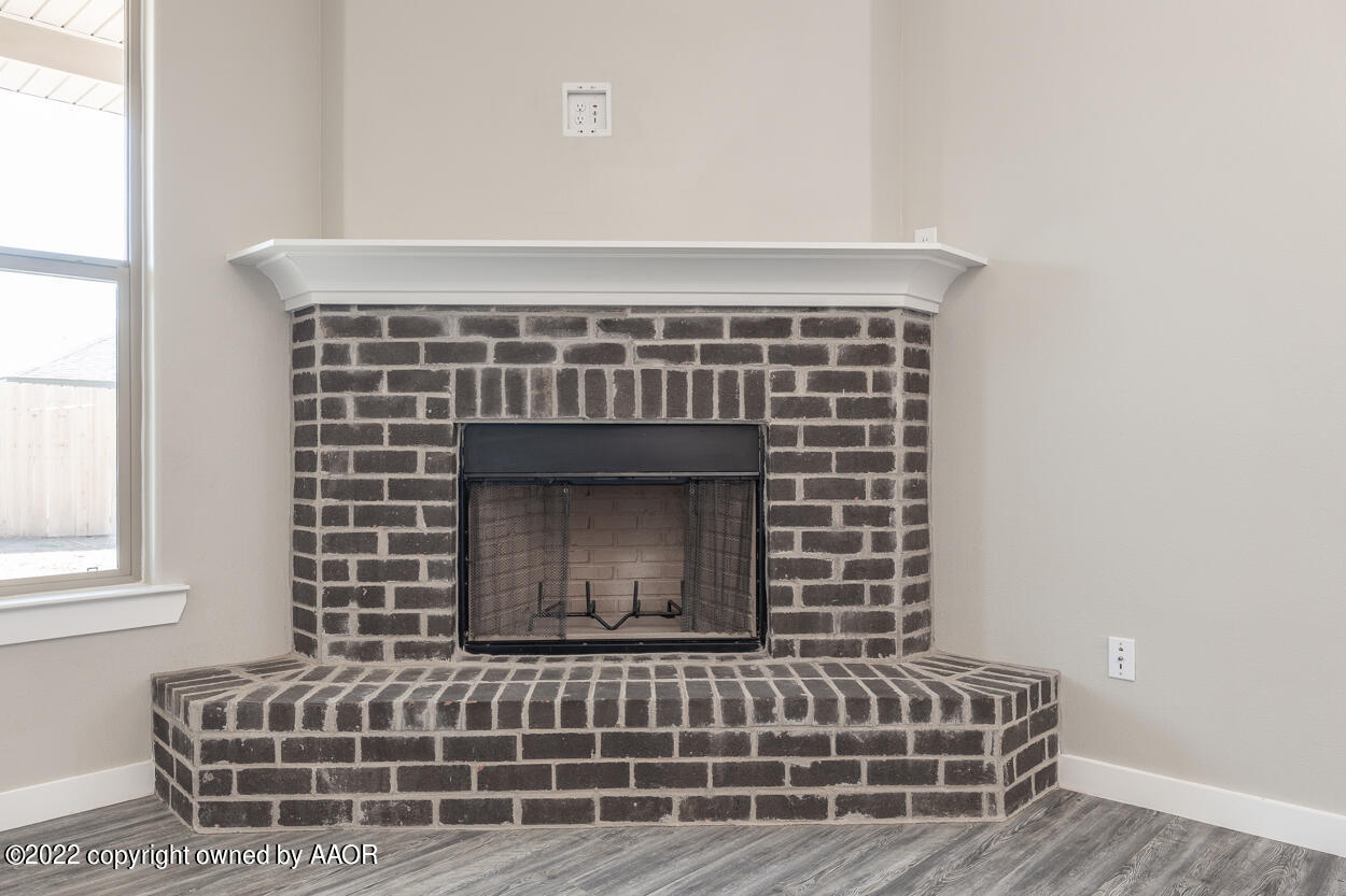 1837 Montaluse Road Amarillo, TX 79118 - Photo 12 of 32 Living Area