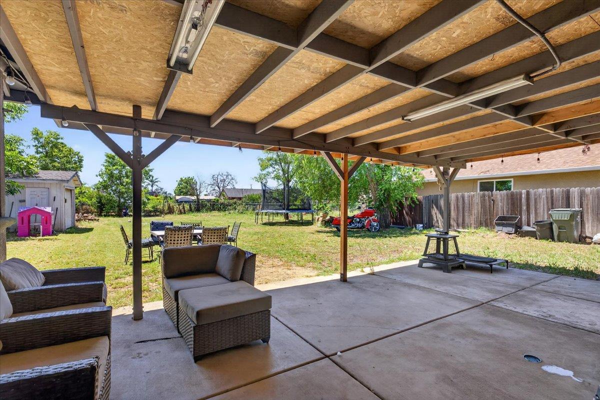 7524 Fruitridge Road Sacramento, CA 95820 - Photo 30 of 35