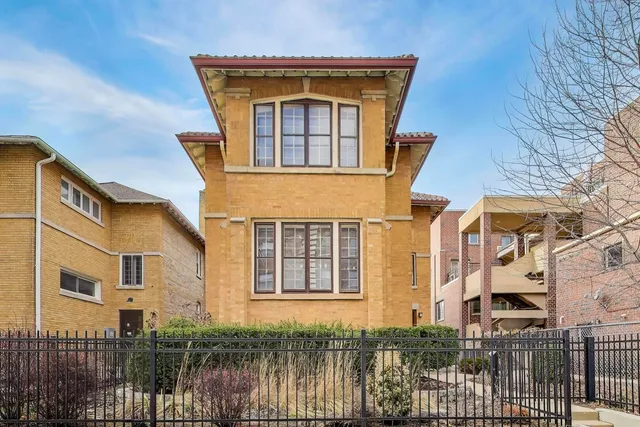 $565,000 | 413 South Oak Park Avenue, Oak Park, IL 60302